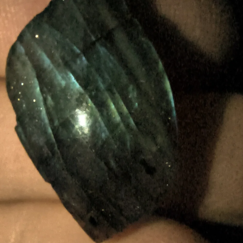 Labadorite - Picture 3 of 6